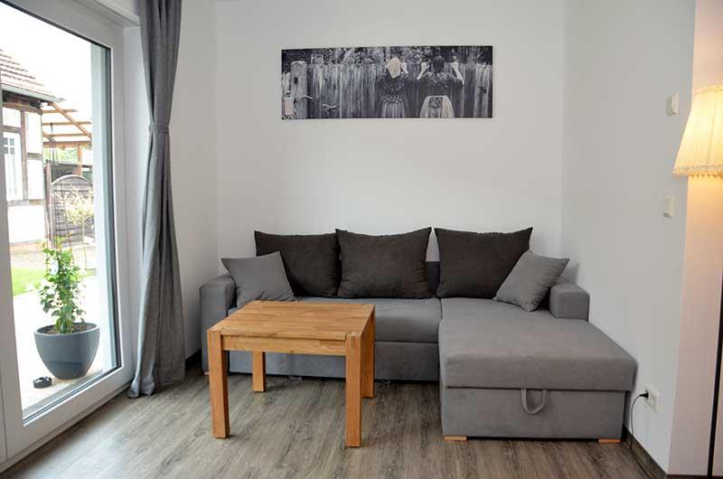 Couch im Wohnbereich (kleine Fewo)